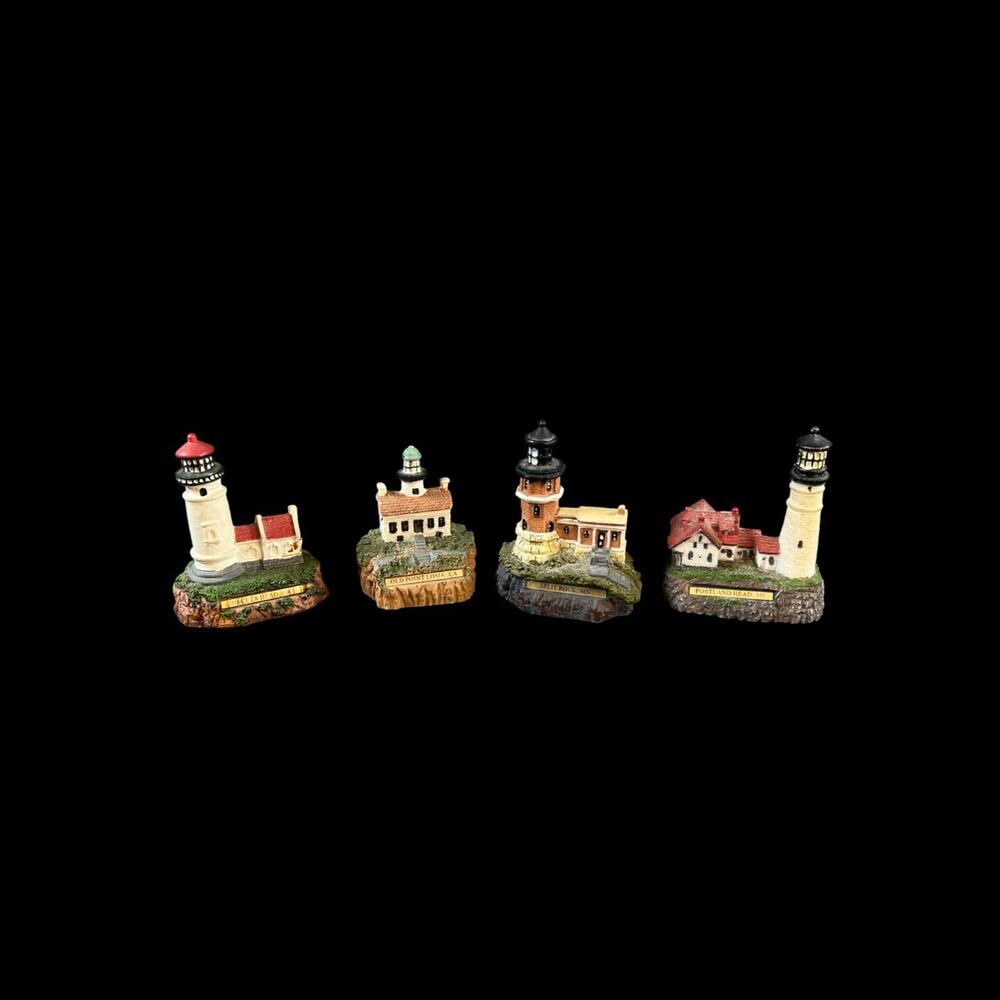 4 collectible vintage lighthouse/house statues 2.25” X 3.0” small decor
